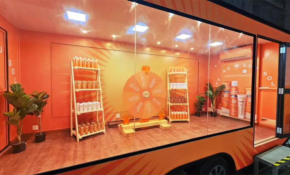 No momento, você está visualizando Cenoura&Bronze promove campanha de verão com truck itinerante