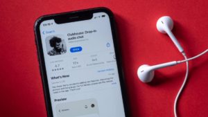 Leia mais sobre o artigo Clubhouse: como funciona a nova rede social do momento?