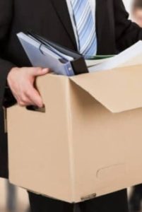 Leia mais sobre o artigo Mercado Registra Demissões em Massa – Juros e Inflação Impactam Varejo e Startups