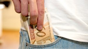 Leia mais sobre o artigo Gastos invisíveis podem colocar o consumidor na lista de negativados