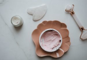 Leia mais sobre o artigo Experiência phygital: como a tecnologia impacta o mercado de beleza e bem-estar