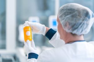 Leia mais sobre o artigo Lóréal anuncia a criação de seu primeiro frasco cosmético feito com plástico 100% reciclado