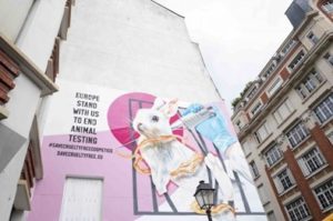 Leia mais sobre o artigo Marcas de cosméticos se unem para acabar definitivamente com testes em animais na Europa