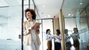 Leia mais sobre o artigo Mercado brasileiro de vendas diretas abre espaço para novos empreendedores na área de cosméticos