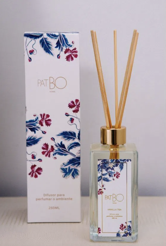 Leia mais sobre o artigo PatBO lança sua primeira coleção de perfumaria para ambiente