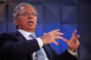 Leia mais sobre o artigo Com nova pancada na economia, país deve sentir impacto na arrecadação, diz Guedes