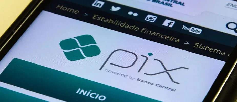 No momento, você está visualizando Pix concentra mais de 98% das transações empresariais