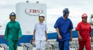 Leia mais sobre o artigo Programa de Inclusão – JBS atinge 6,8 mil colaboradores de outras nacionalidades