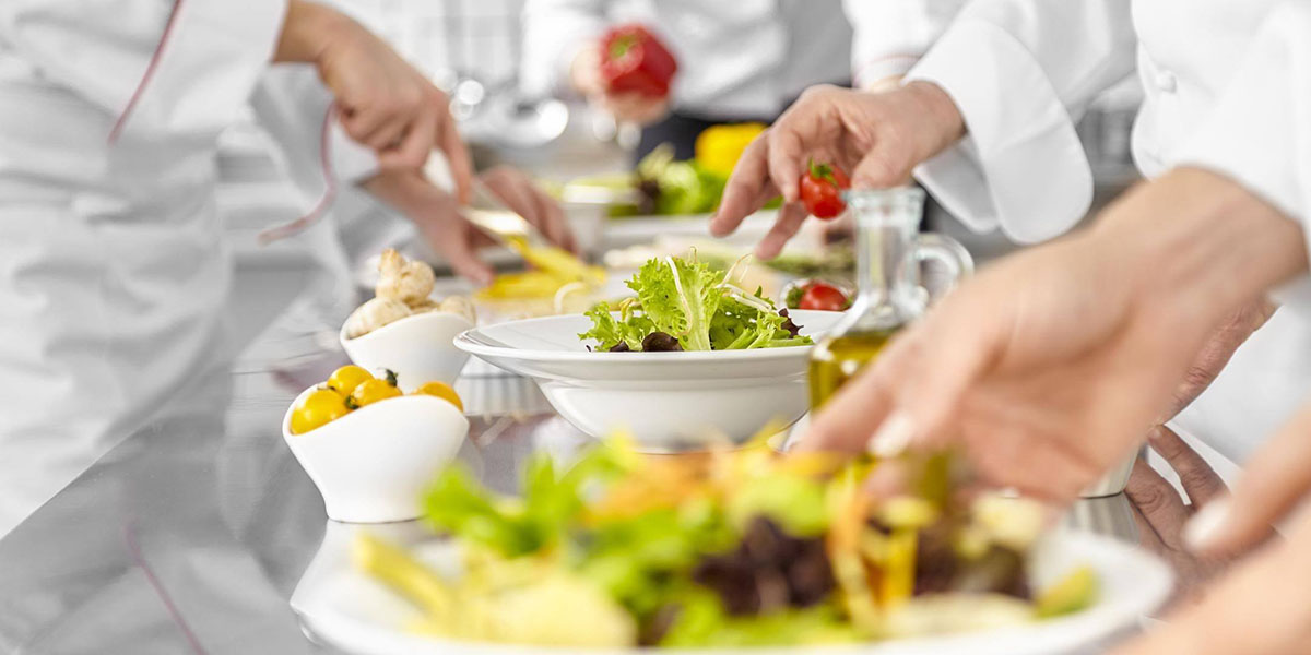 Leia mais sobre o artigo Consumo em estabelecimentos de alimentação cai 34,2% em 2021