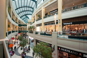 Leia mais sobre o artigo Shoppings brasileiros tiveram queda de 33,2% no faturamento em 2020