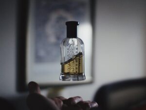 Leia mais sobre o artigo Público masculino impulsiona aumento na venda de perfumes importados no Brasil