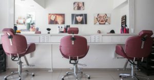 Leia mais sobre o artigo Número de novos pequenos negócios no setor de beleza no 1º semestre supera pré-pandemia