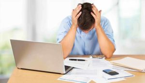 Leia mais sobre o artigo Endividamento tem 10ª alta seguida e atinge 69% das famílias, diz FecomercioSP