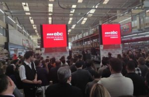 Leia mais sobre o artigo EBC Atacado de cosméticos inaugura novo conceito de loja