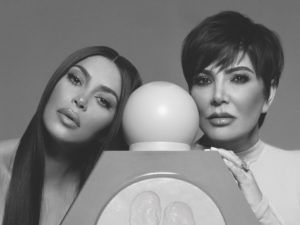 Leia mais sobre o artigo Por que Kim Kardashian está fechando sua marca KKW Fragrance