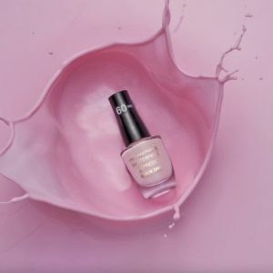 Leia mais sobre o artigo Demanda em aeroportos e cortes de custos impulsionam projeções da Coty