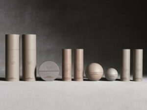 Leia mais sobre o artigo Kim Kardashian em negociações para comprar participação da Coty em sua marca SKKN by Kim