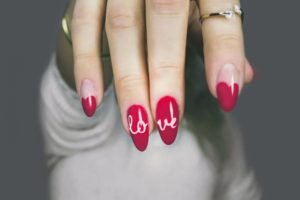 Leia mais sobre o artigo Unhas decoradas e mais: Google divulga a lista dos assuntos de beleza mais buscados em 2021
