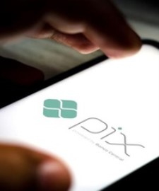 Leia mais sobre o artigo Pix Avança no E-commerce – Adesão de Lojas Virtuais ao Sistema Supera 64%