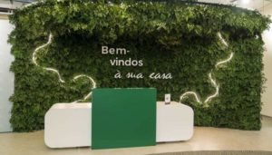 Leia mais sobre o artigo Mane cria espaço que une cliente e consumidor no desenvolvimento de fragrâncias