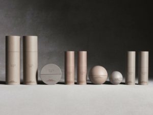 Leia mais sobre o artigo Kim Kardashian lança Skkn, sua nova linha de cuidados para a pele