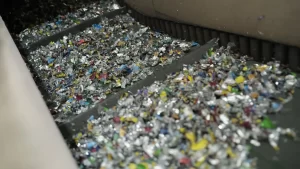 Leia mais sobre o artigo Unilever antecipa meta de uso de plástico reciclado do Brasil