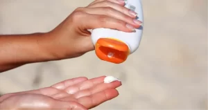 Leia mais sobre o artigo Categoria em alta: Cresce a venda de protetores solares no Brasil