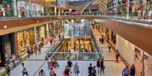 Leia mais sobre o artigo Injeção de R$ 250 Bilhões – 13º salário deve gerar alta de 30% no fluxo em shoppings