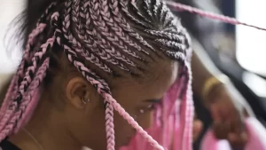 Leia mais sobre o artigo Anvisa publica alerta sobre produtos para trançar cabelos